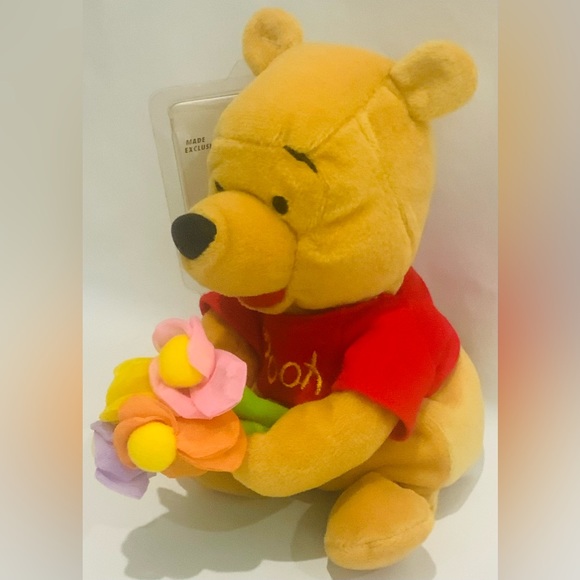 The Disney Store Mini Bean Bag Pooh With Flower Bouquet 8" Plush NWT - Picture 3 of 7